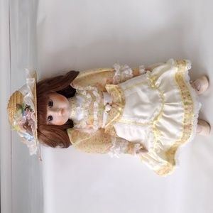 MUSICAL PORCELAIN DOLL * NIB